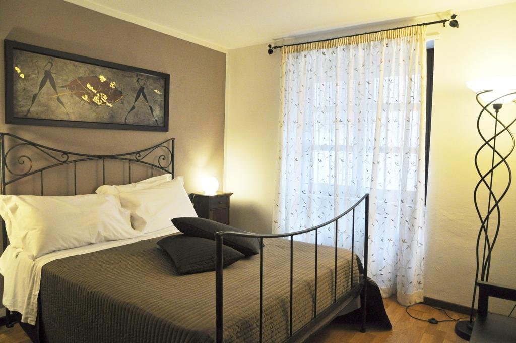 Di-Vinodormire La Morra Room photo