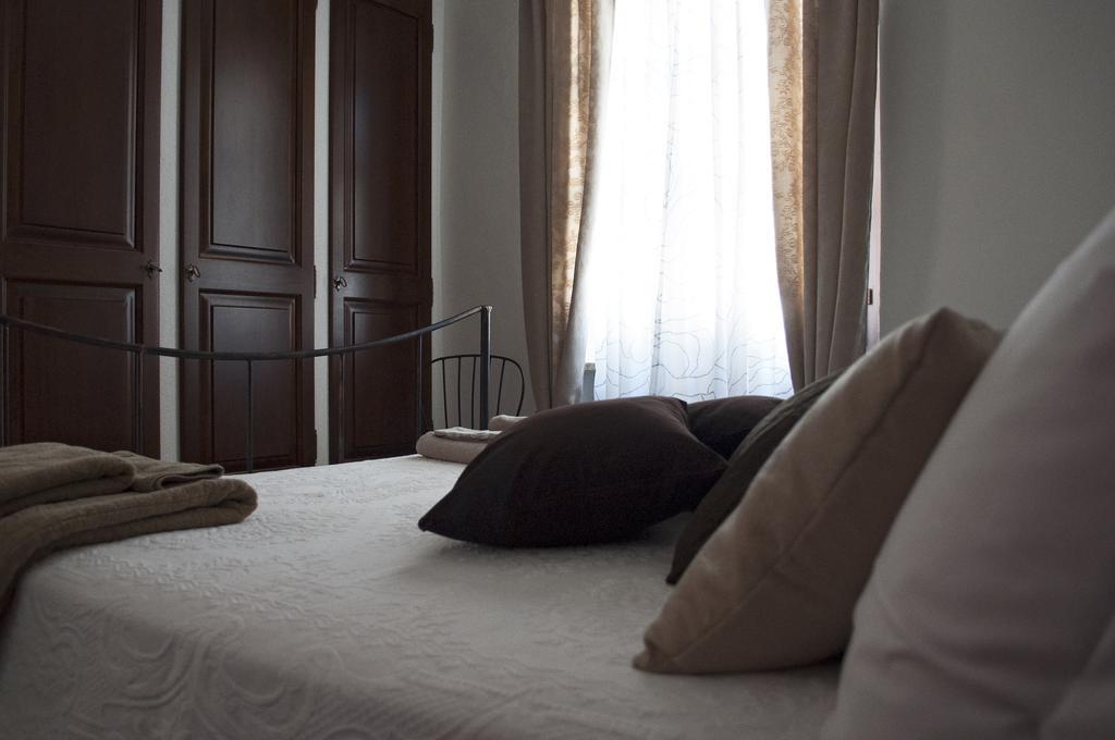 Di-Vinodormire La Morra Room photo